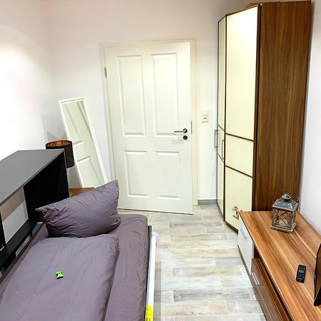 Ferienwohnungen Arp "2O" Mit Garten Und Parkplatz Itzehoe Exterior foto